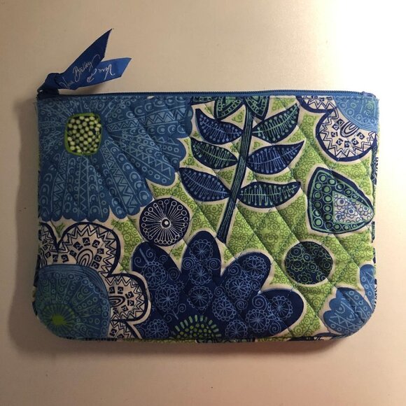 🛒 $8 - Vera Bradley Cosmetic Bag #2413 - Picture 2 of 4